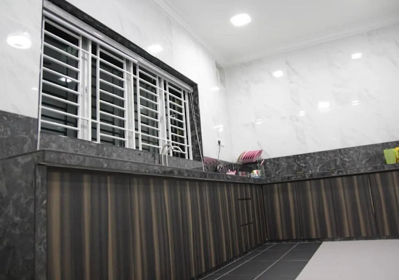 Homestay Sungai BakapKampong Gurun 別荘